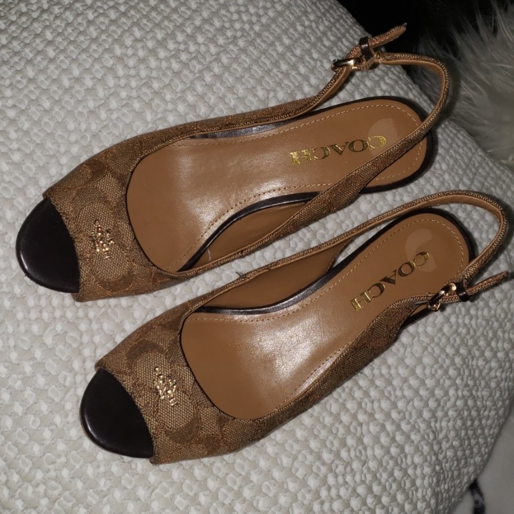 Couch sandals